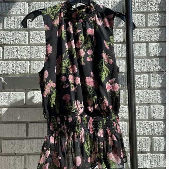 NW/OT Olivaceous sleeveless top - Picture 1 of 8